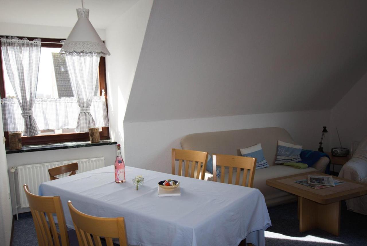 Ferienwohnungen-Neue-Tiefe-Wohnung-Kleiderbuegel Neue Tiefe Fehmarn 外观 照片