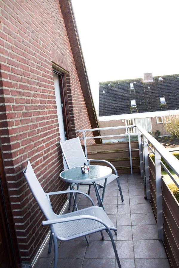 Ferienwohnungen-Neue-Tiefe-Wohnung-Kleiderbuegel Neue Tiefe Fehmarn 外观 照片